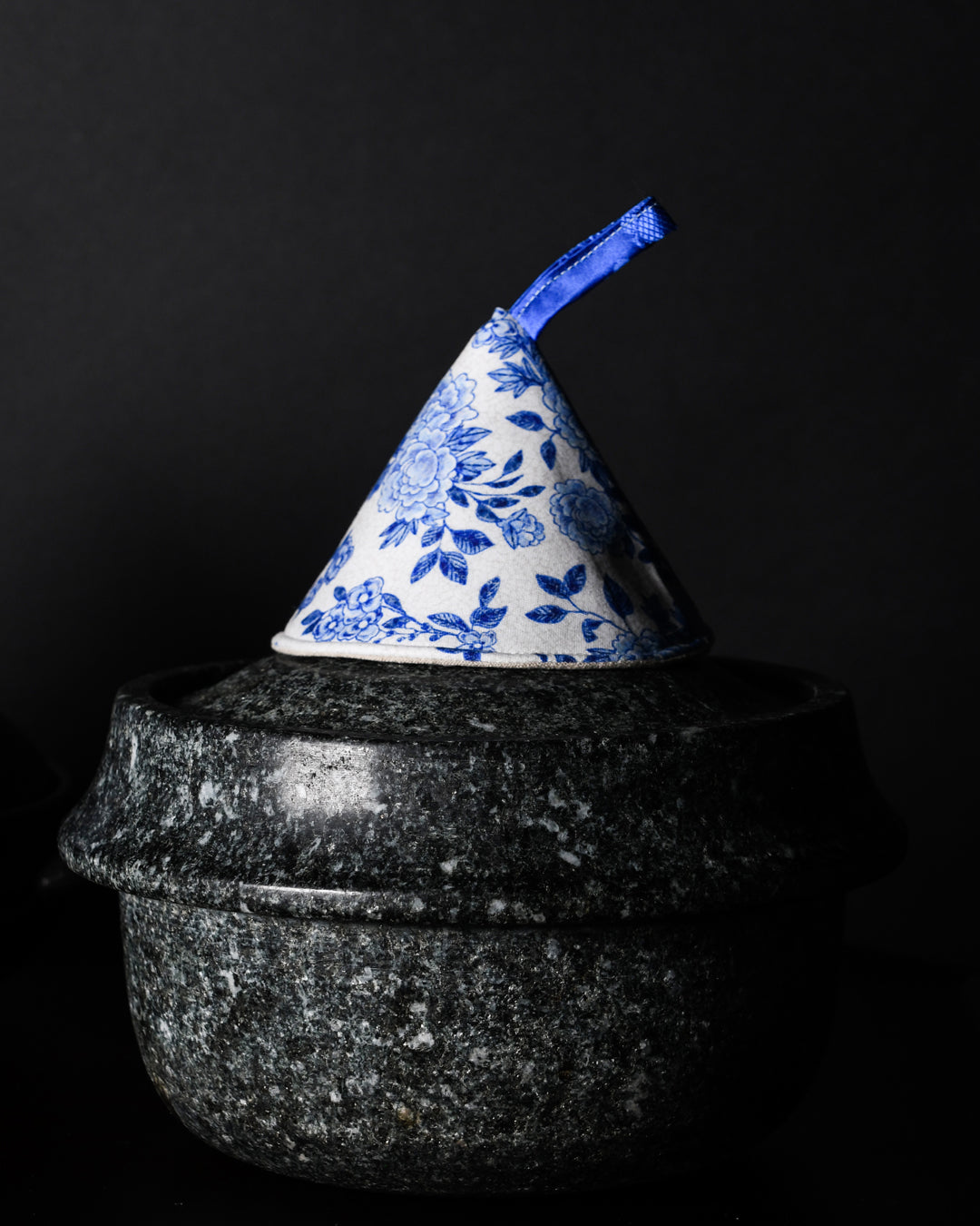 Korean Heat Hat – A Quiet Touch of Tradition (전통문양 냄비 고깔)