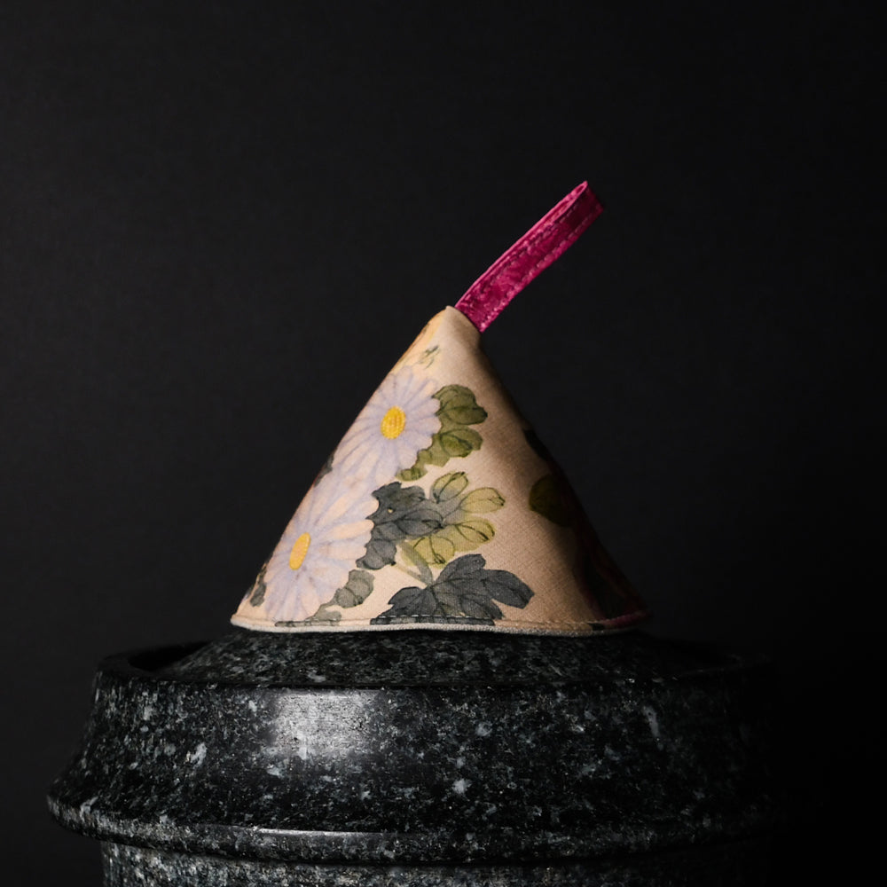Korean Heat Hat – A Quiet Touch of Tradition (전통문양 냄비 고깔)
