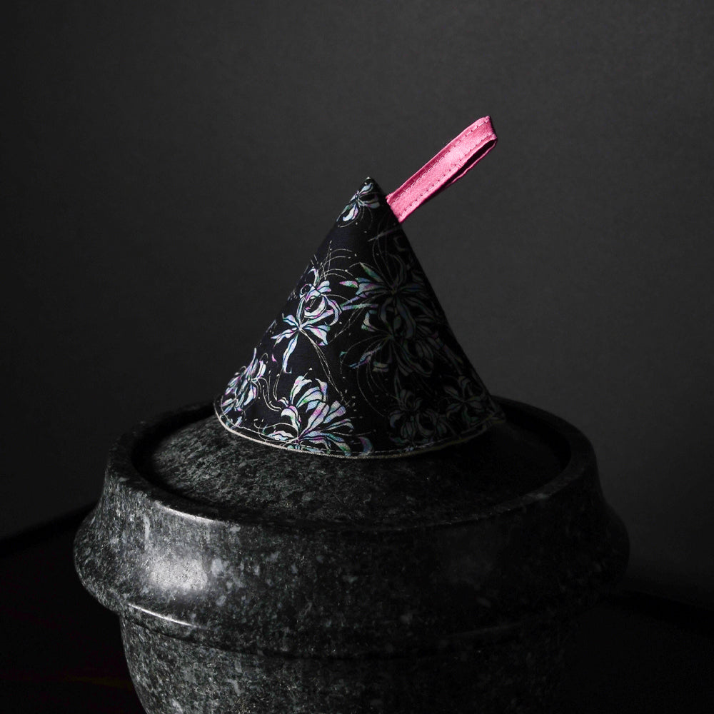 Korean Heat Hat – A Quiet Touch of Tradition (전통문양 냄비 고깔)